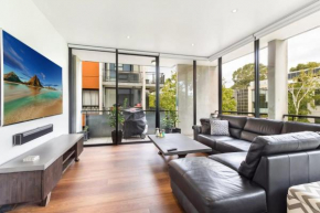 Smart apartment in elegant suburb close to city